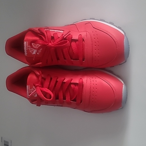 All Red Reebok with red shoe strings - Picture 1 of 12